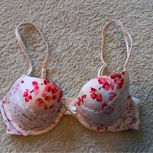 Victoria's Secret Pink Lace Bra 32C
